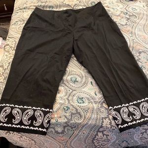 Jones New York embroidered capris